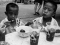 _Two students eating lunch